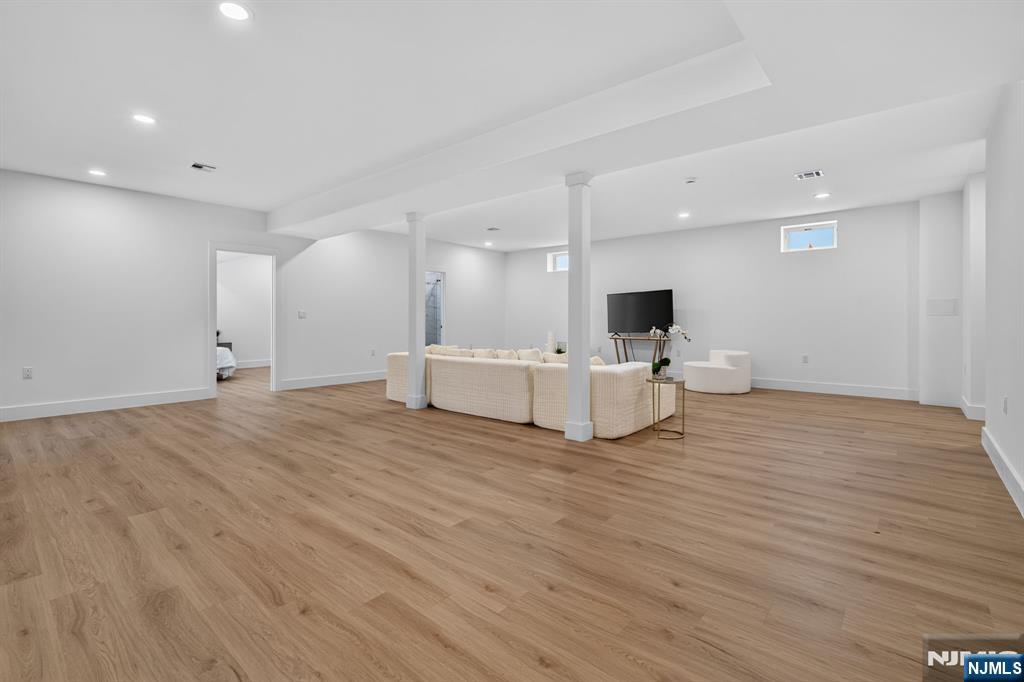 43 Oakwood Avenue — photo 34