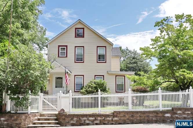 42nd image of 24 New St, Butler Borough, NJ 07405 | MLS# 26027045