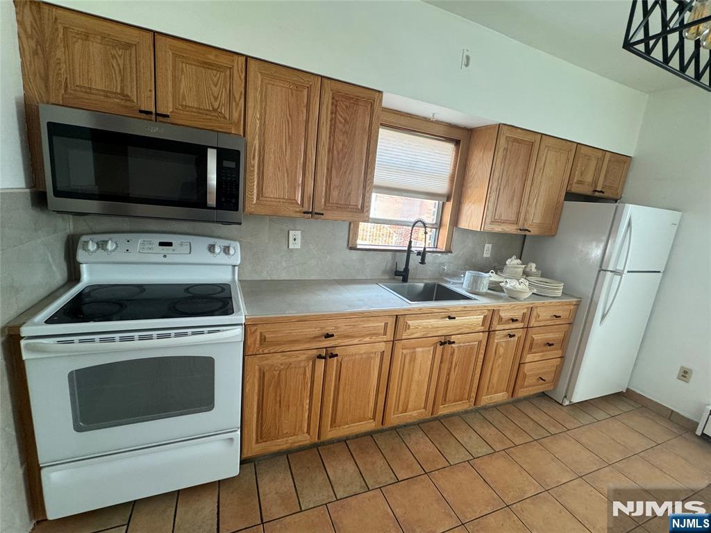 442 Ridge Road 1R - Photo 3