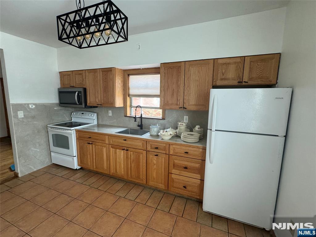 442 Ridge Road 1R - Photo 4