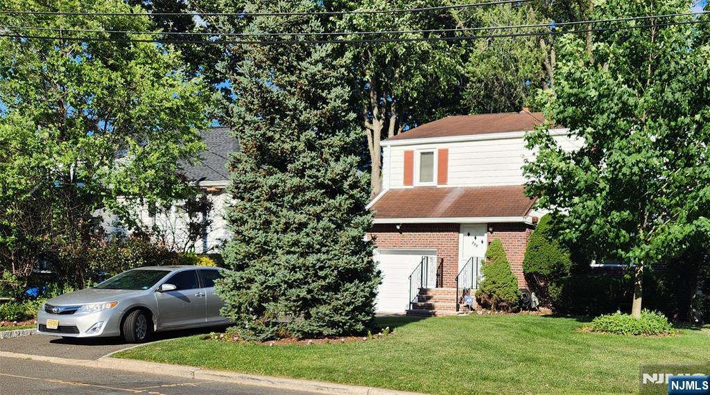 745 Sanford Street - Photo 1