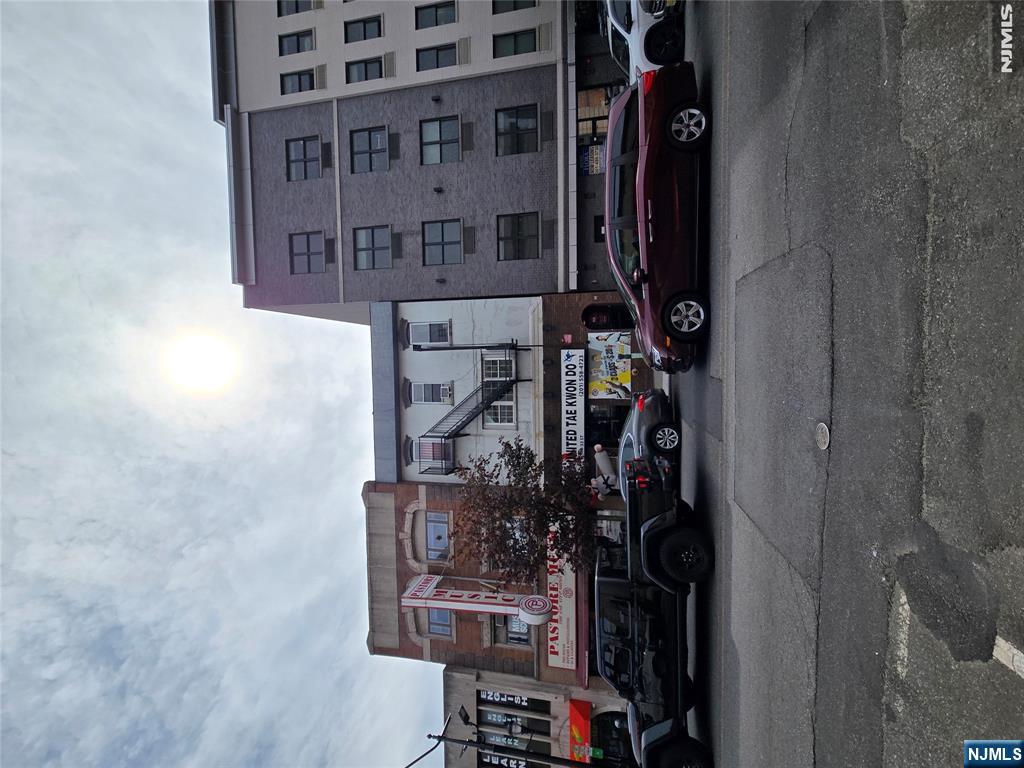 509 32nd Street 2 - Photo 2
