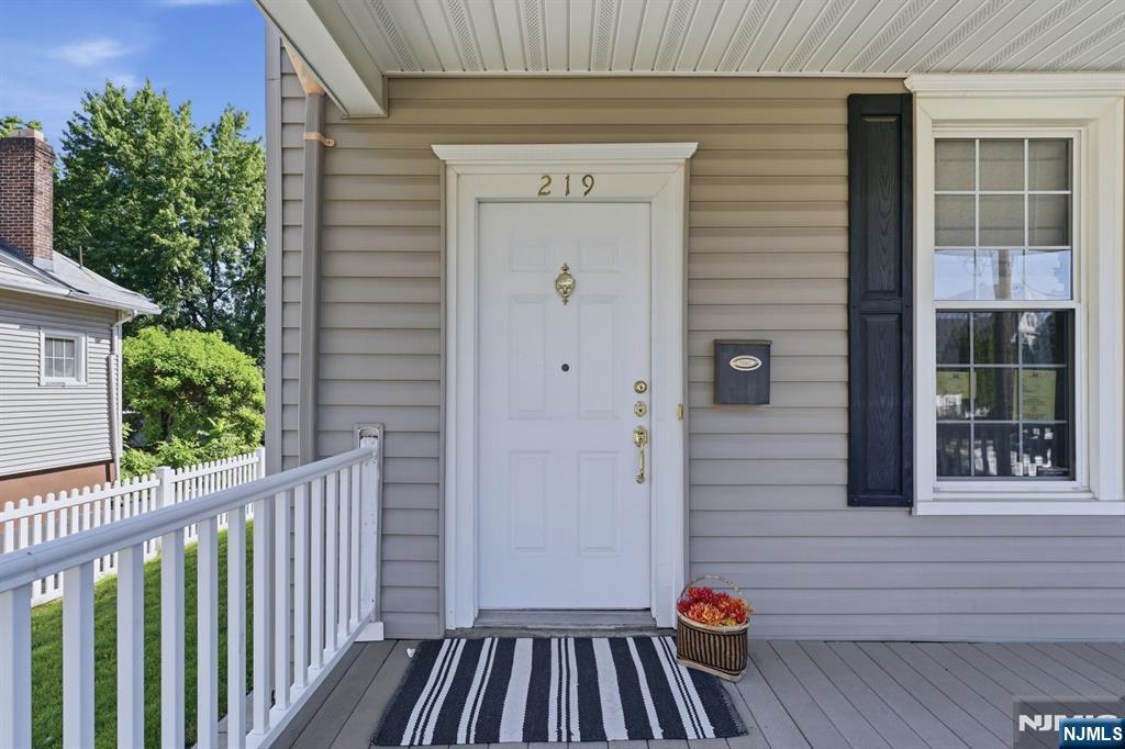 3rd image of 219 Magie Ave, Roselle Park, NJ 07204 | MLS# 26027101