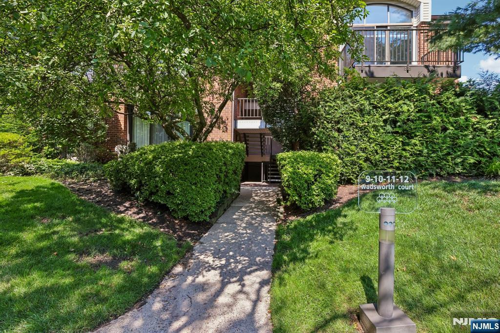 10 Wadsworth Court 510 - Photo 2