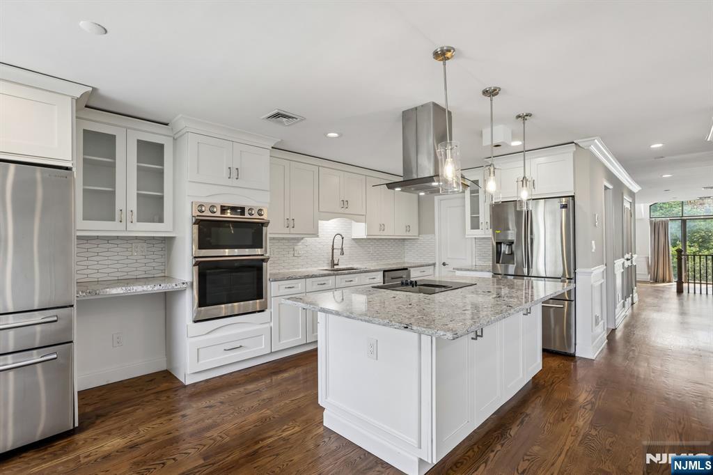 Photo 3 of Condo for sale at 10 Wadsworth Ct, Teaneck, NJ 07666 | MLS# 26027108 | Listing updated on 2026-09-17