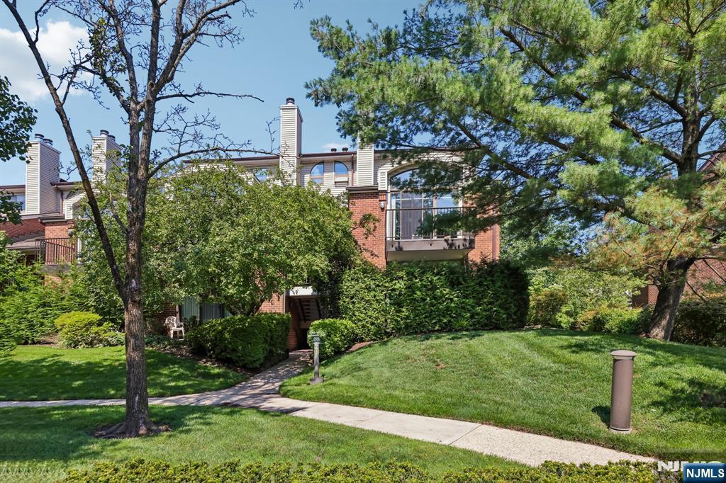 10 Wadsworth Court 510 - Photo 4