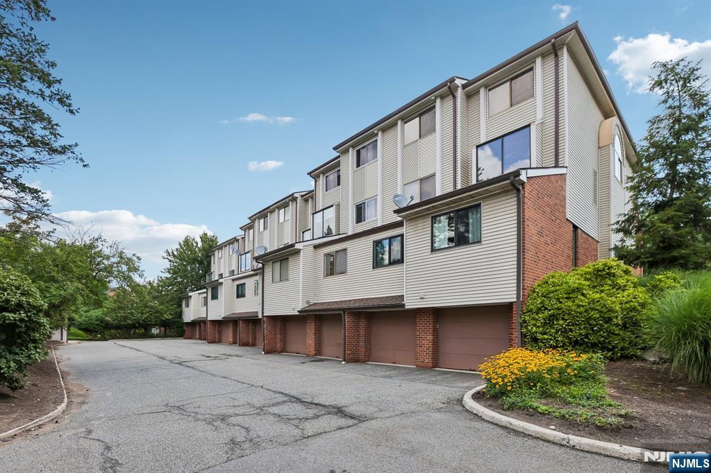 10 Wadsworth Court