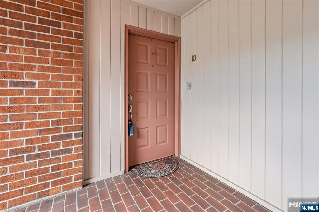 10 Wadsworth Court 510 - Photo 5