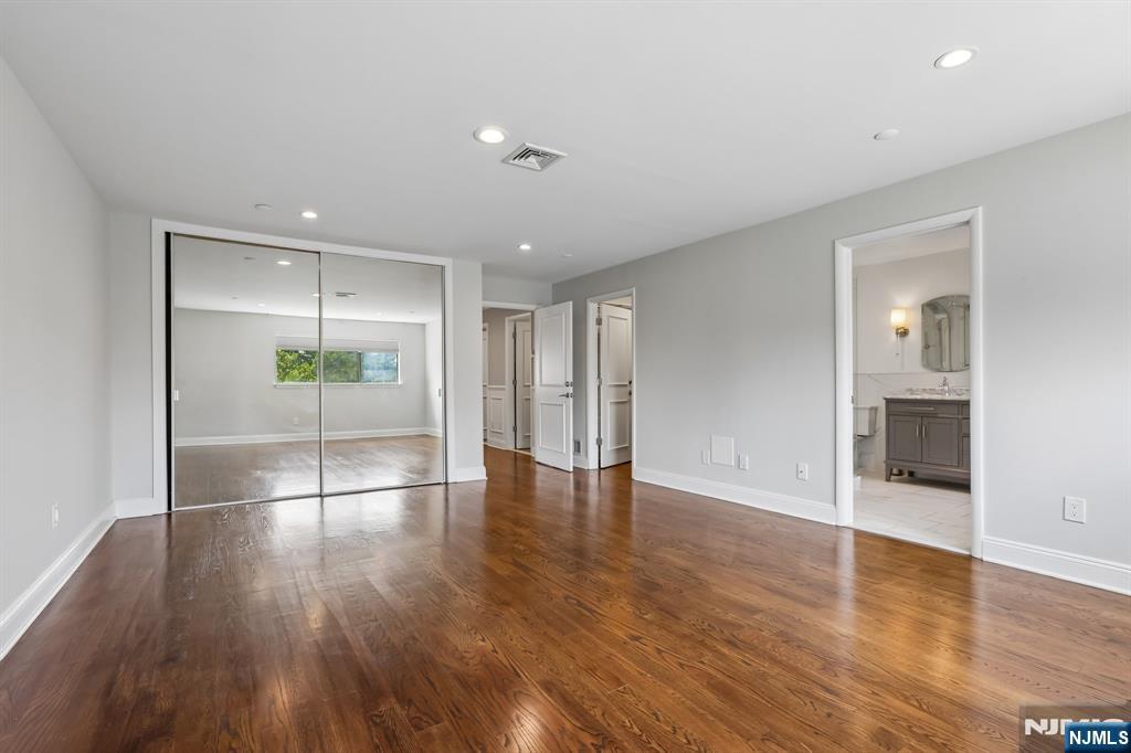 10 Wadsworth Court