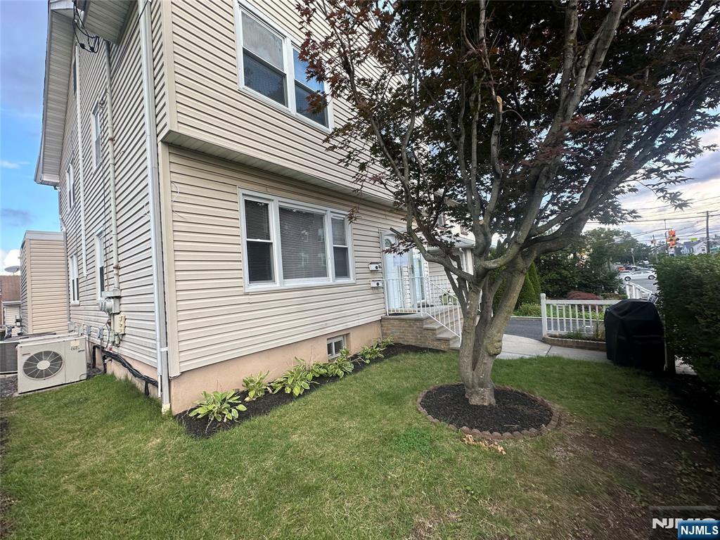 177 Williams Avenue 1st FLOOR - Photo 5