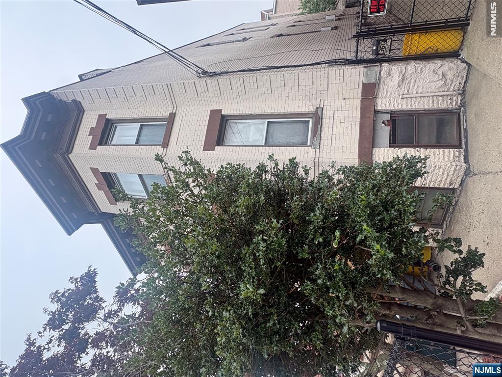 358 McKinley Street - Photo 3
