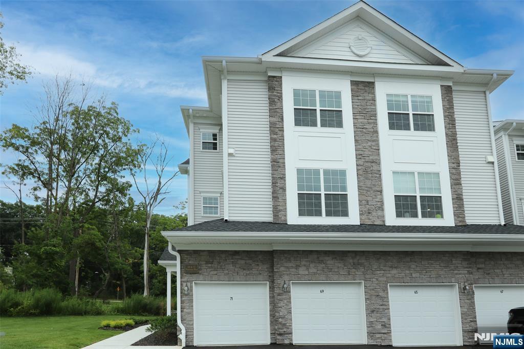 71 Veterans Way - Photo 1