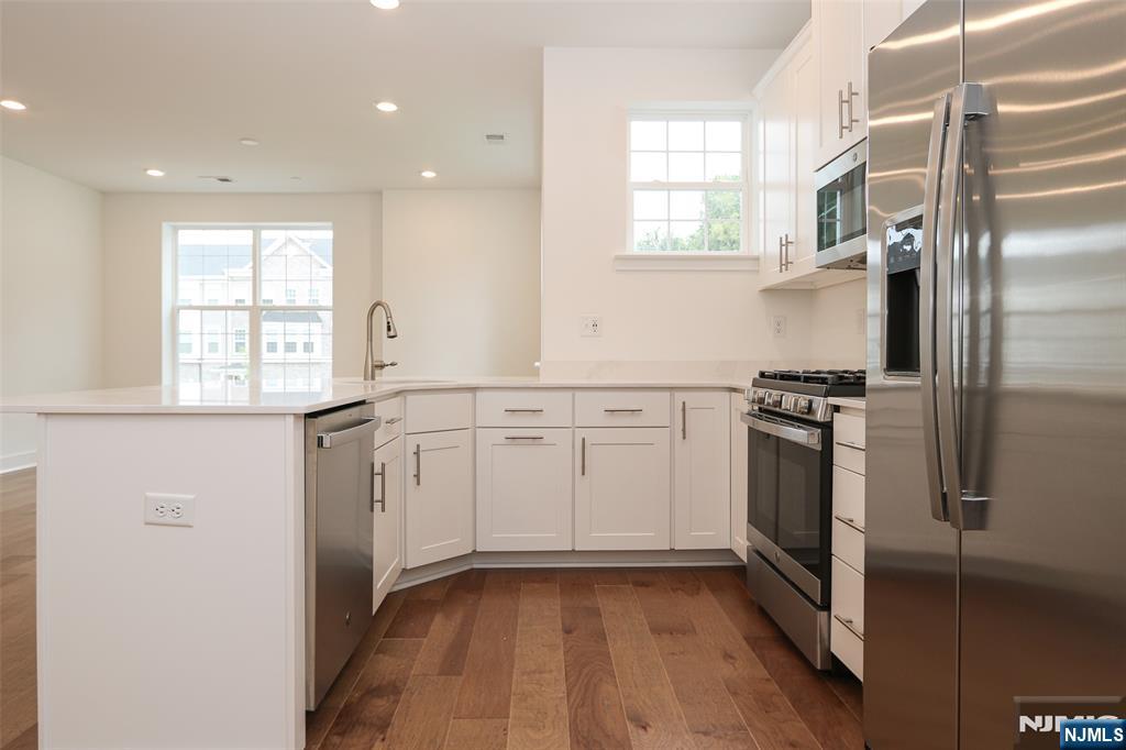 71 Veterans Way - Photo 4