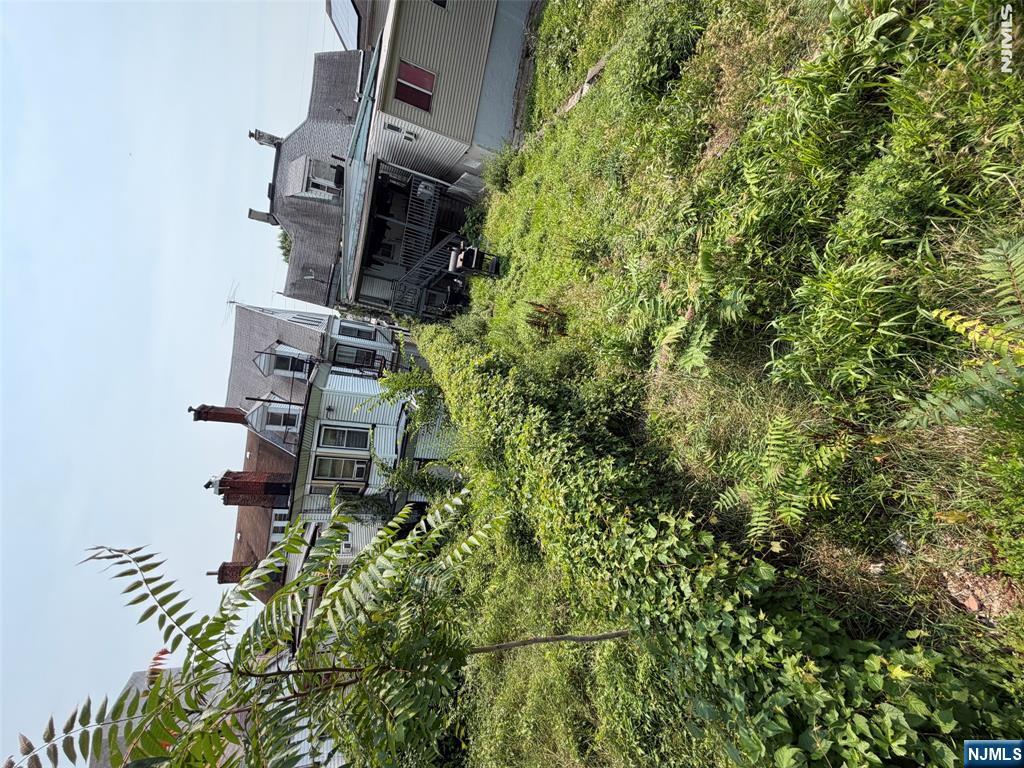 444 Summer Avenue - Photo 4