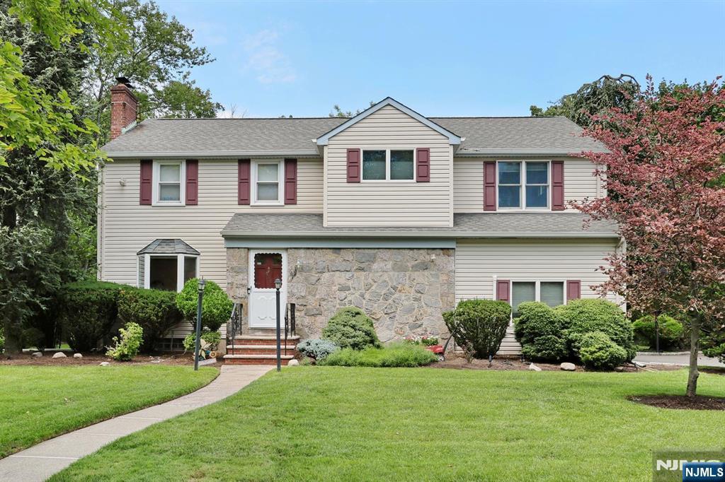 434 Hasbrouck Boulevard - Photo 1