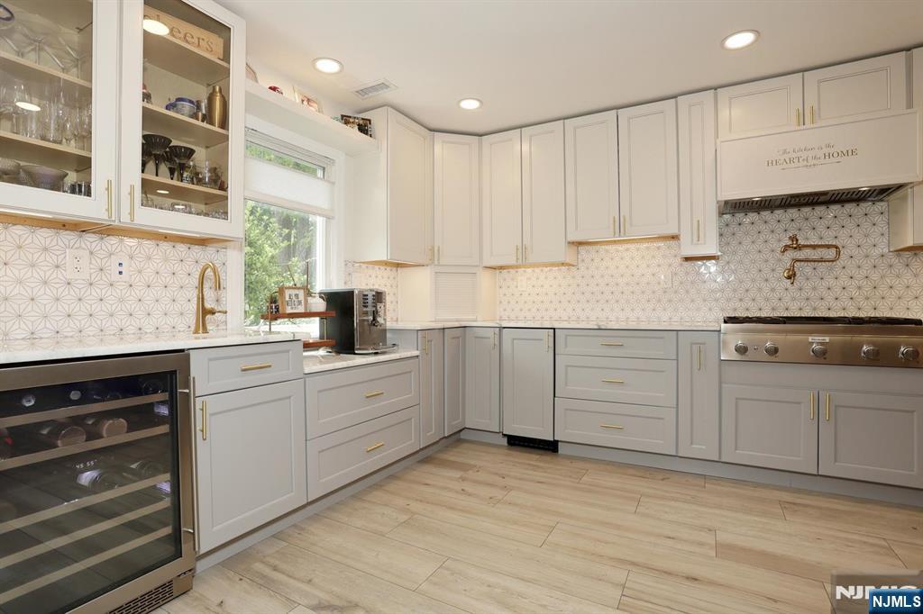 434 Hasbrouck Boulevard - Photo 5