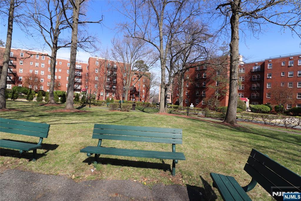 2330 Linwood Ave #3D, Fort Lee, NJ 07024