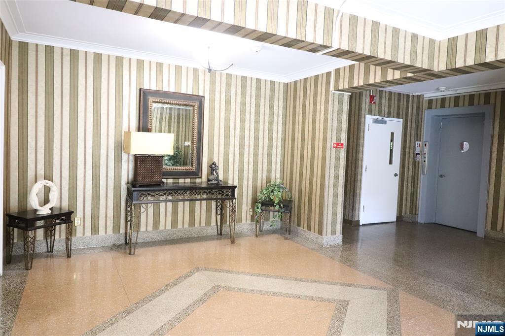 2330 Linwood Avenue 3D - Photo 3