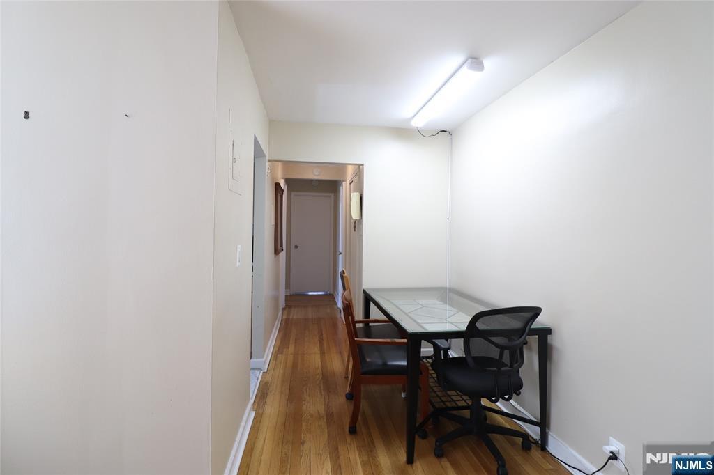 2330 Linwood Avenue 3D - Photo 4