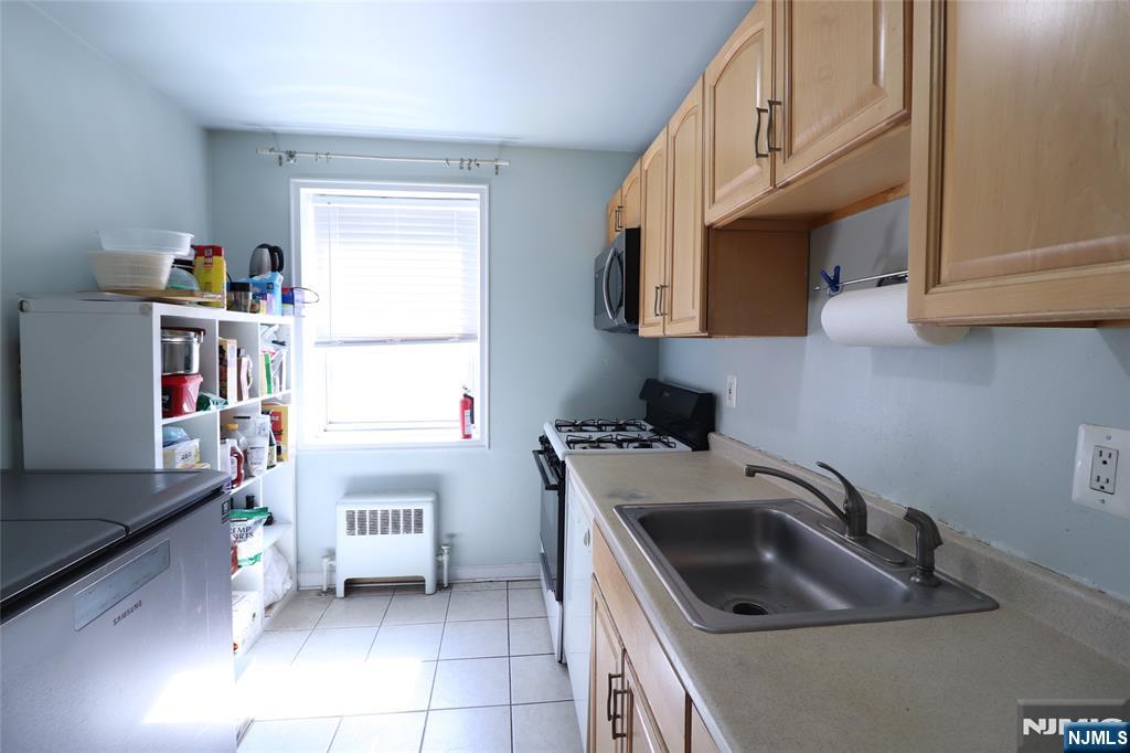 2330 Linwood Avenue 3D - Photo 5