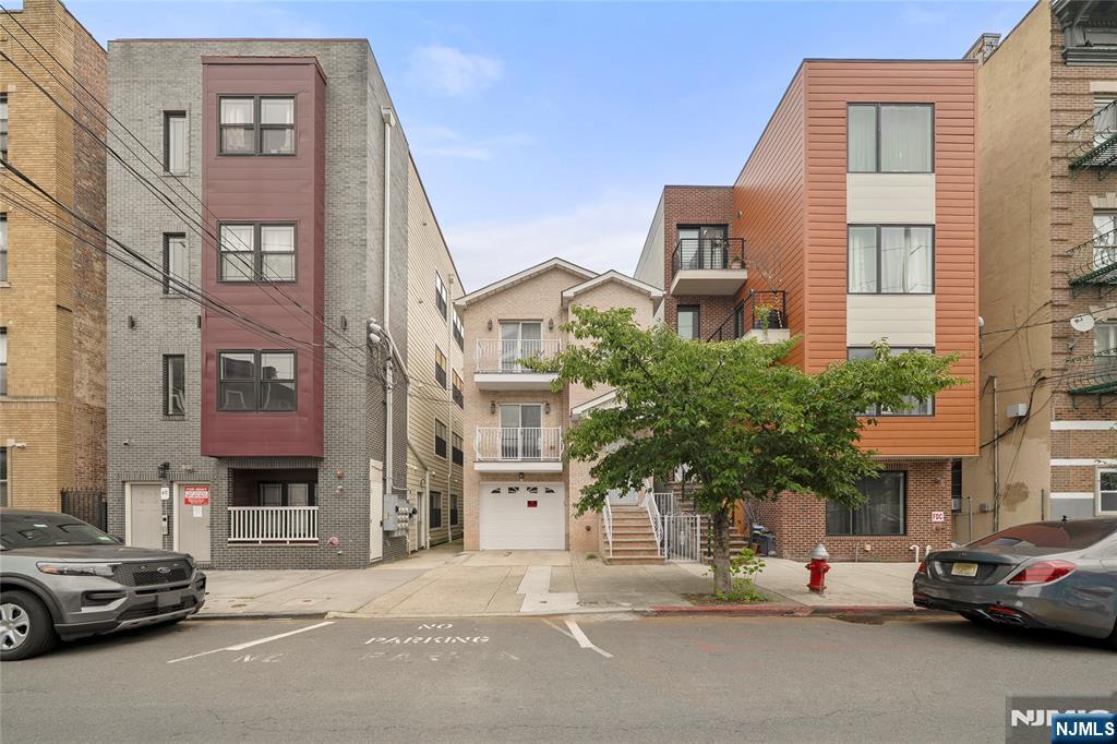 38 Vroom Street - Photo 2