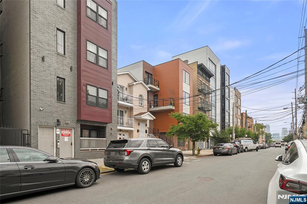 38 Vroom Street - Photo 3