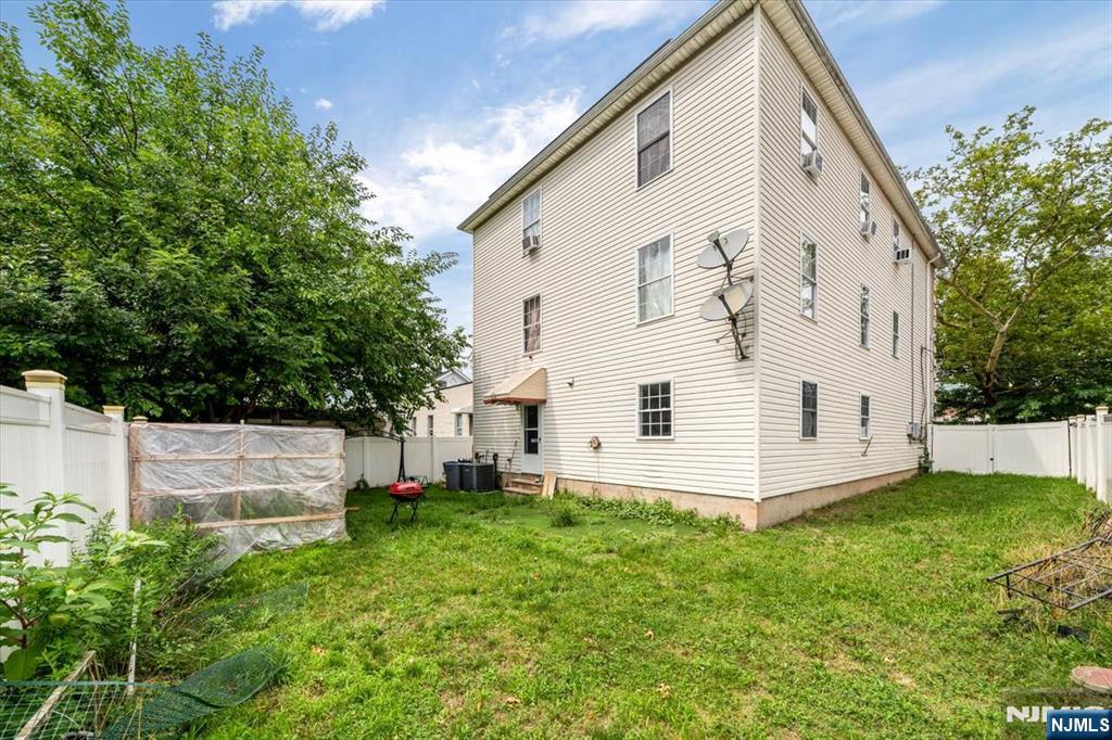 278 Hillside Avenue — photo 25