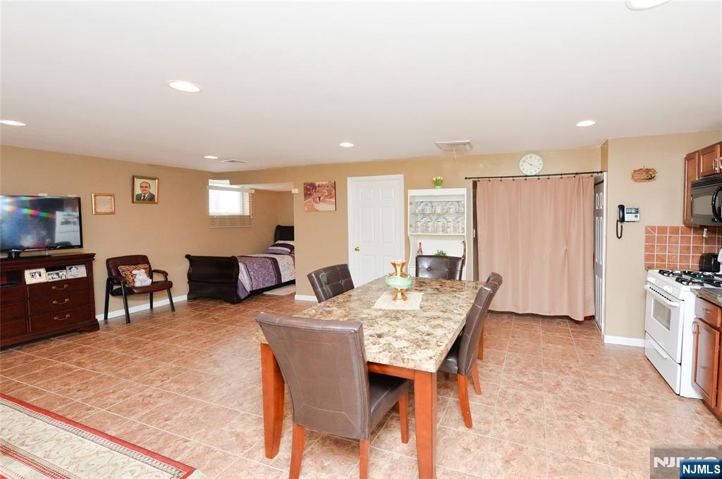 120 Corabelle Avenue — photo 38