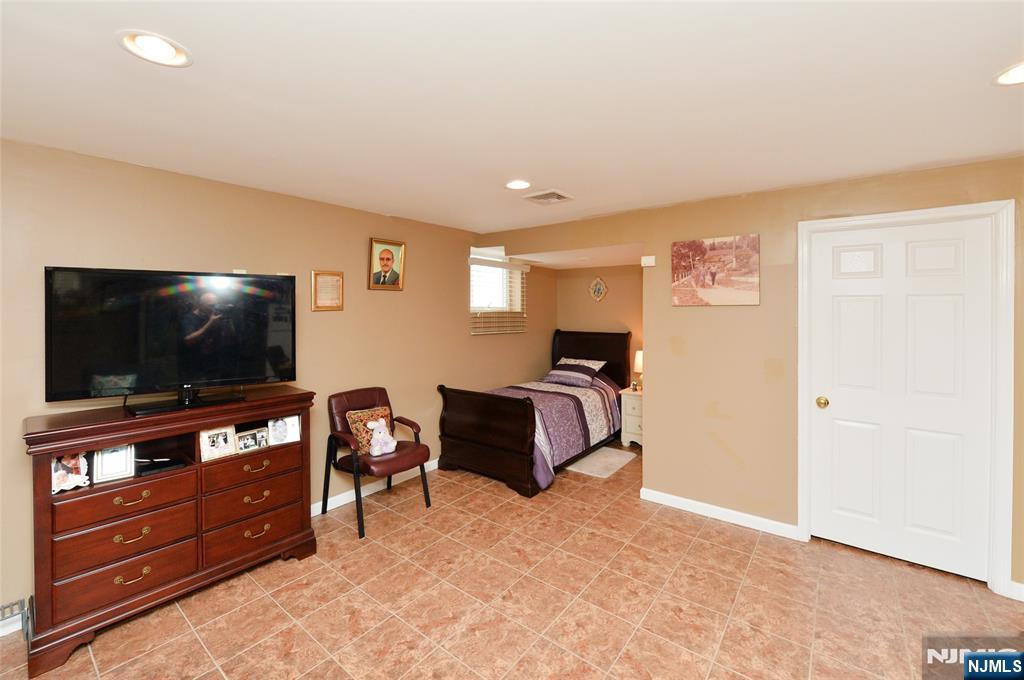 120 Corabelle Avenue — photo 39