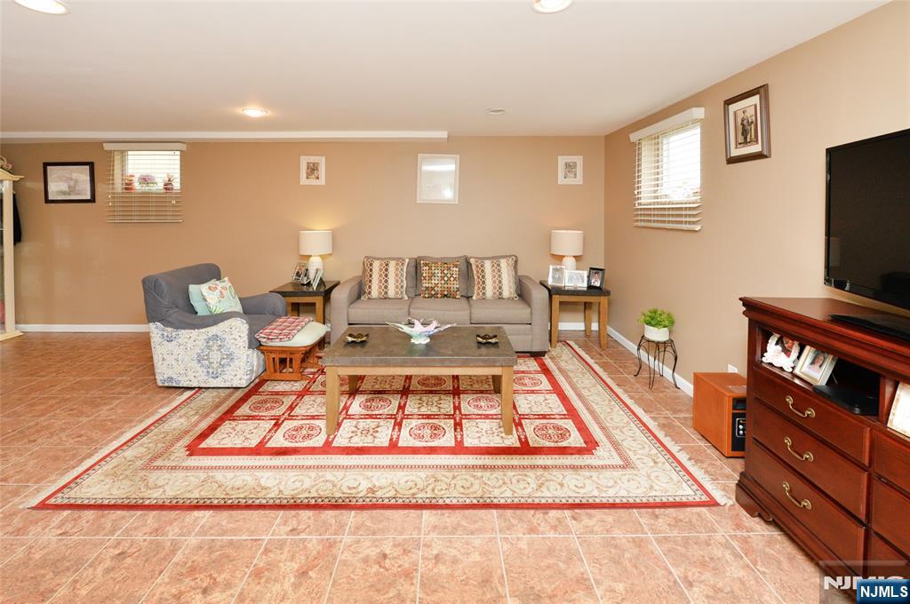 120 Corabelle Avenue — photo 41