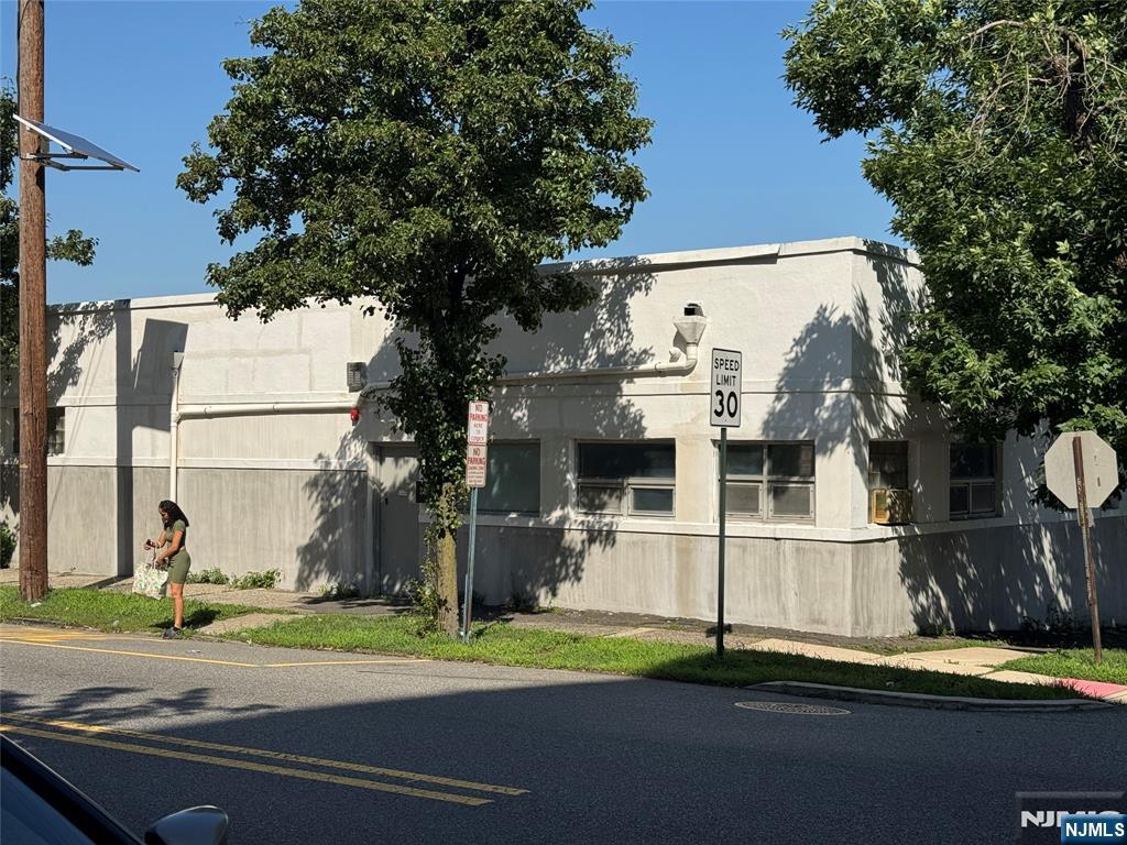 32 1st Street