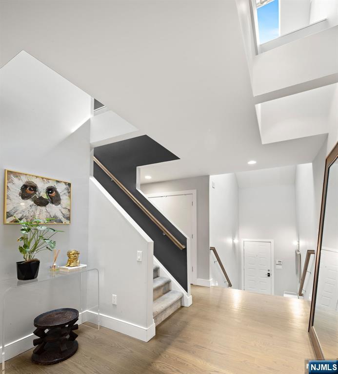 53 Hidden Ledge Rd, Englewood, NJ 07631