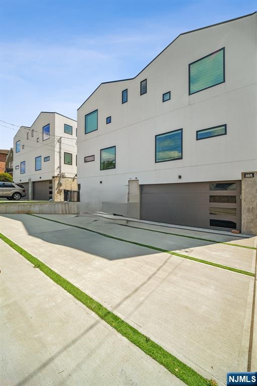 66B Henry Avenue - Photo 2