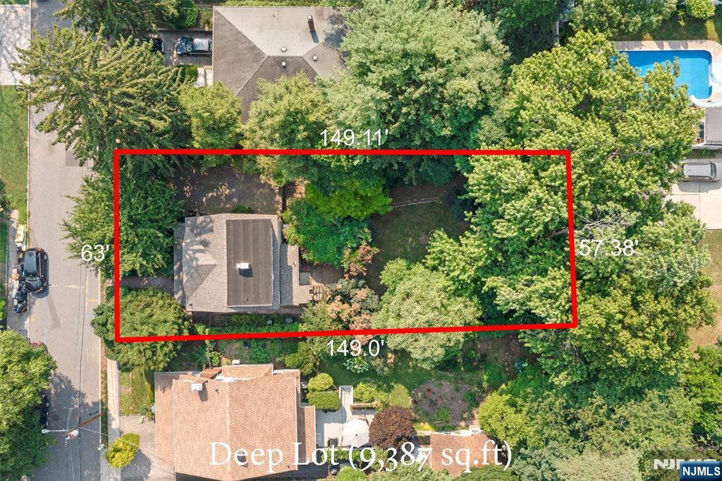 332 Harold Ave, Leonia, NJ 07605