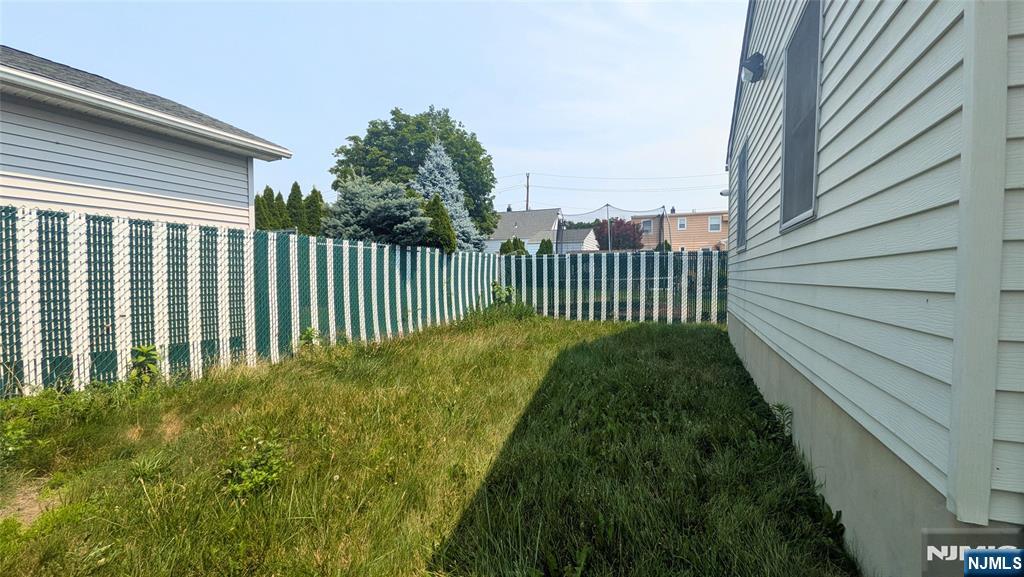 245 Union St, Lodi, NJ 07644