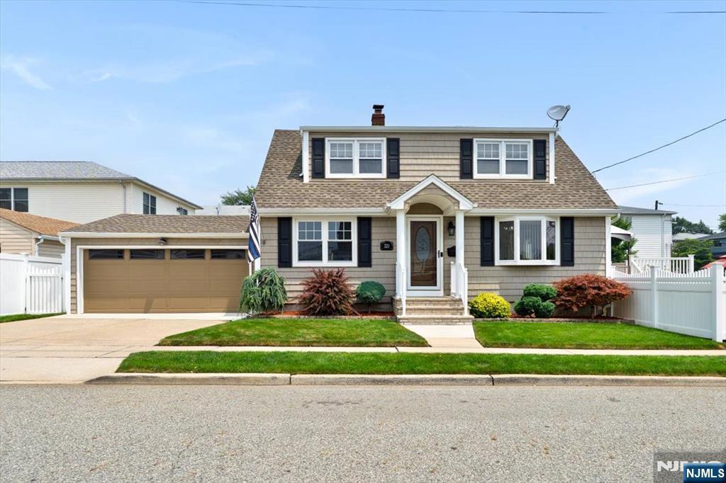 Homes for sale in Lyndhurst, NJ | 321 Thomas Ave, Lyndhurst, NJ 07071 | MLS# 26027226