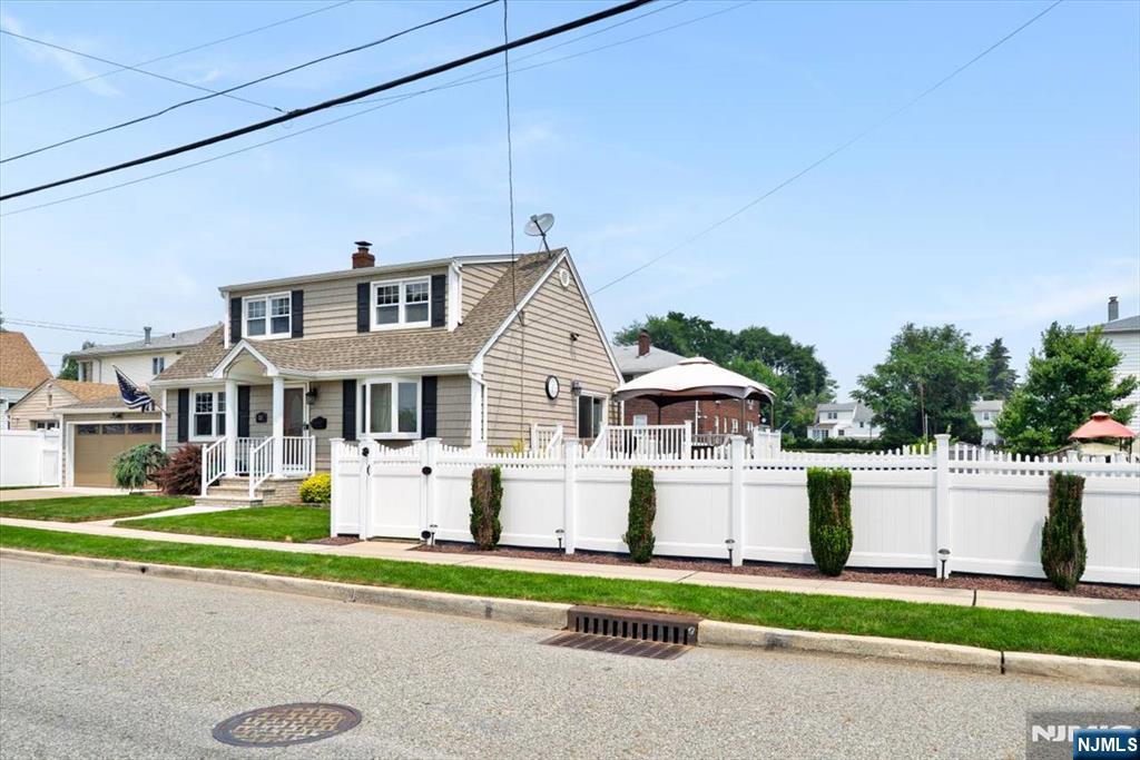 Homes for sale in Lyndhurst, NJ | 321 Thomas Ave, Lyndhurst, NJ 07071 | MLS# 26027226