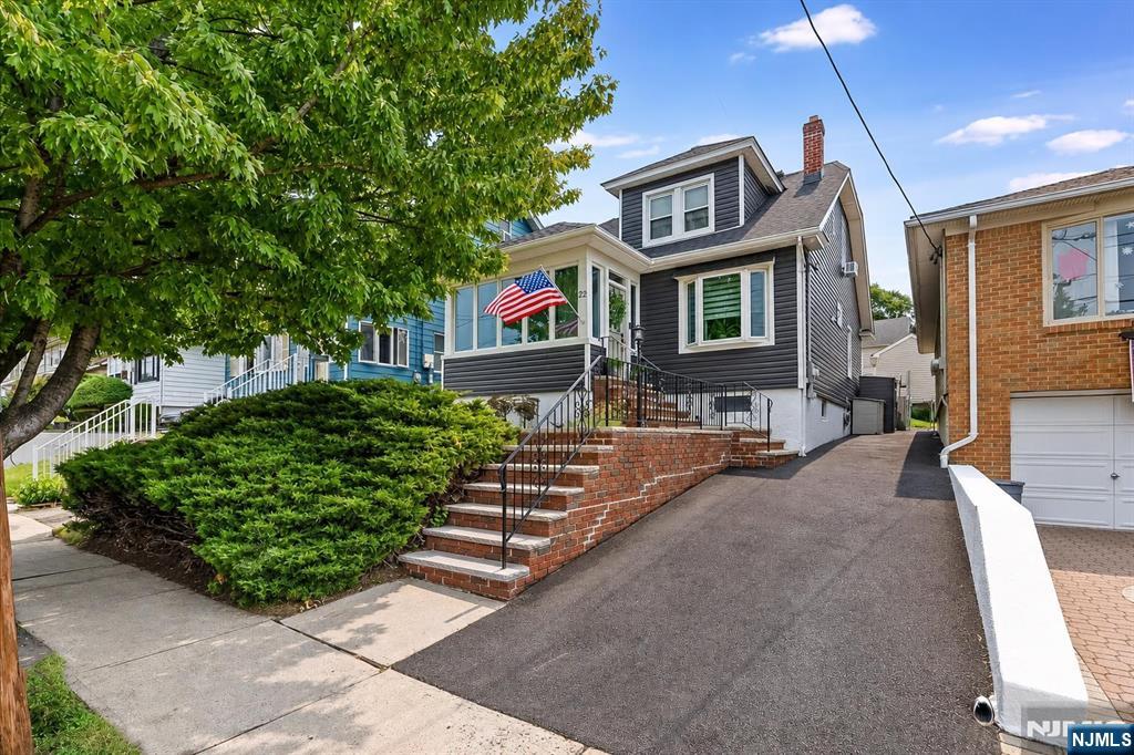 22 William St, North Arlington, NJ 07031