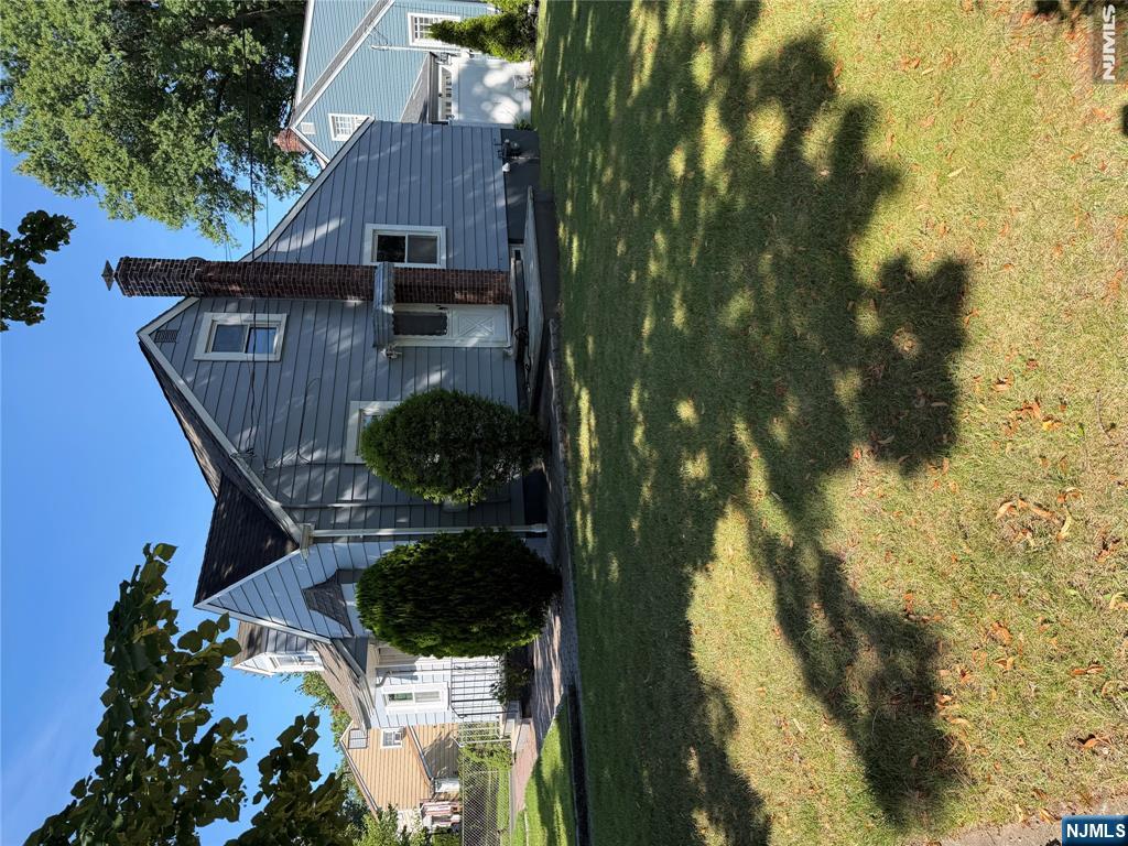 67 Rowland Avenue - Photo 2
