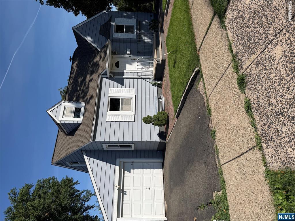 67 Rowland Avenue - Photo 3