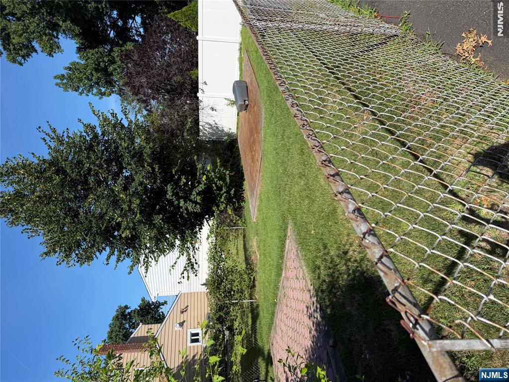 67 Rowland Avenue - Photo 4