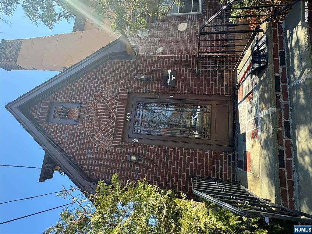 325 Bogert Avenue - Photo 3