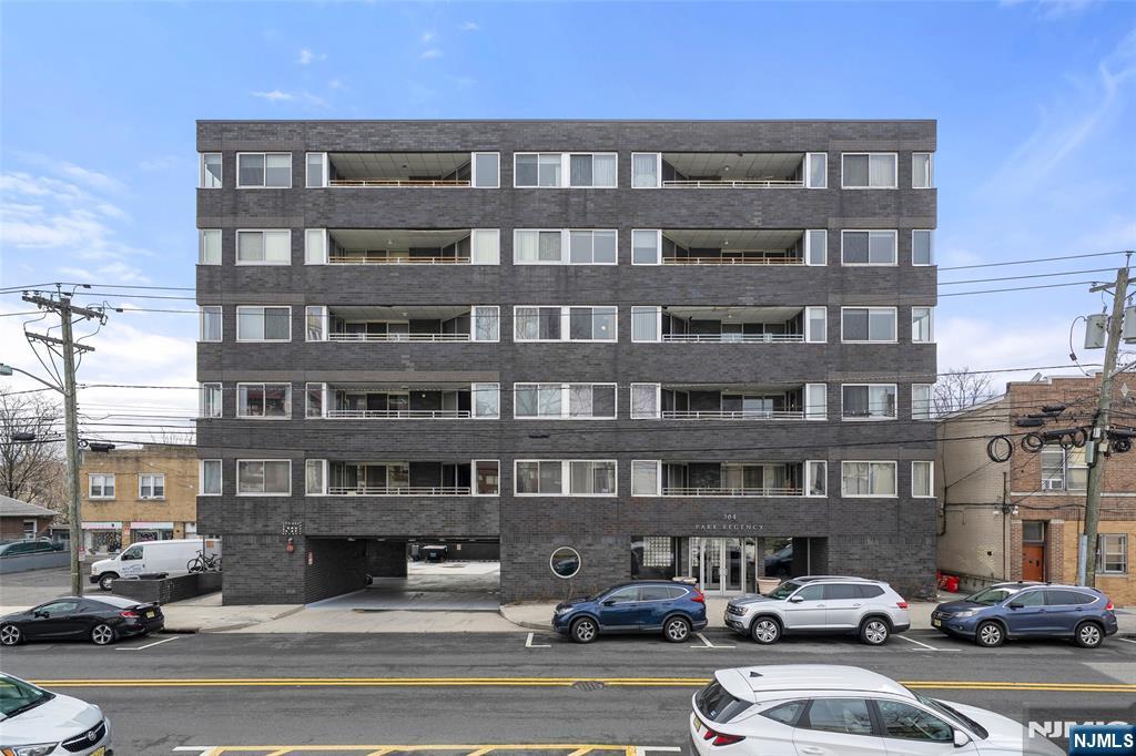 364 Palisade Avenue 5B