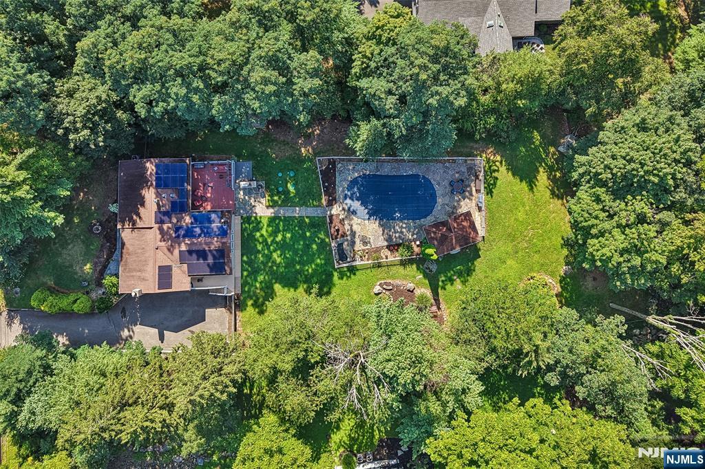 68 Lake St, Upper Saddle River, NJ 07458