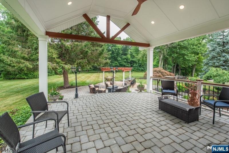 1 Evergreen Drive - Photo 3