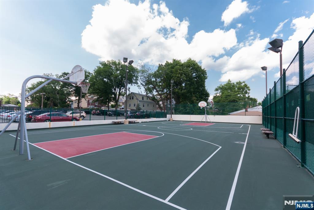 555 North Avenue 17P - Photo 3