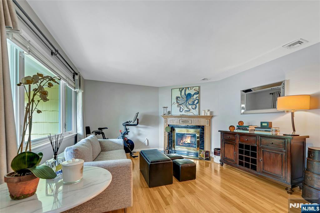 5th image of 9 Fairway Ave, Emerson, NJ 07630 | MLS# 26027283