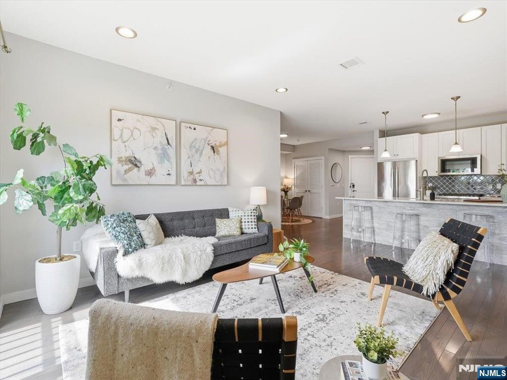 302 Palisade Avenue 404 - Photo 1