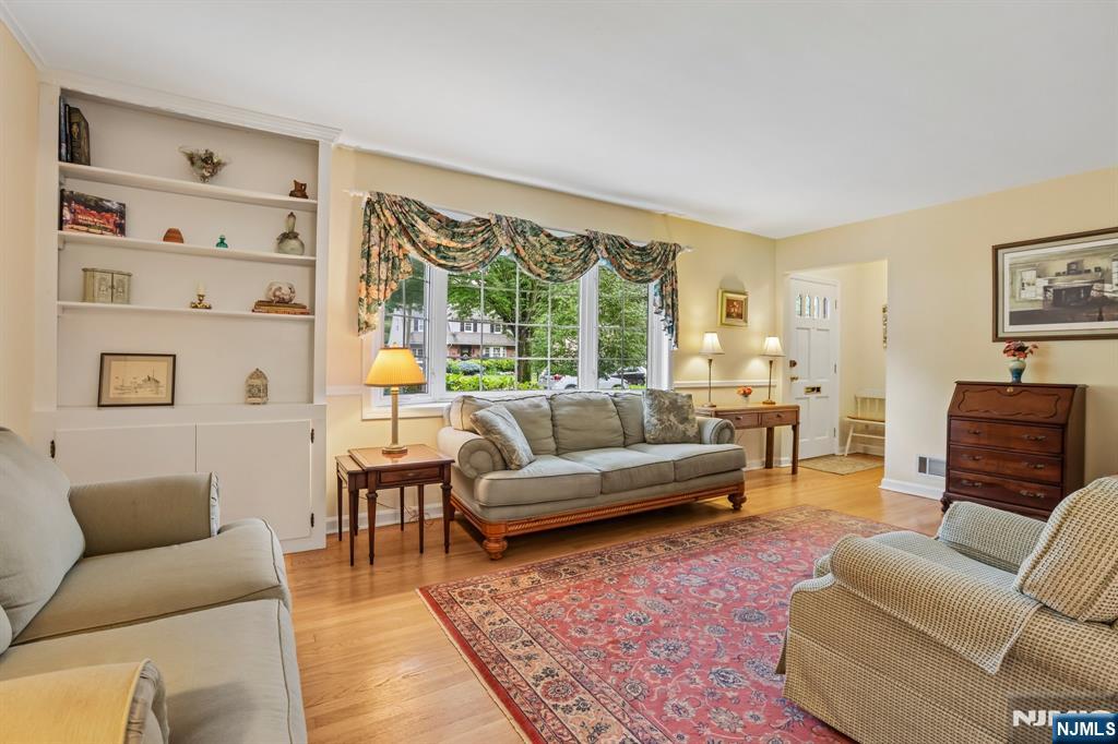 364 Northern Parkway - Photo 3