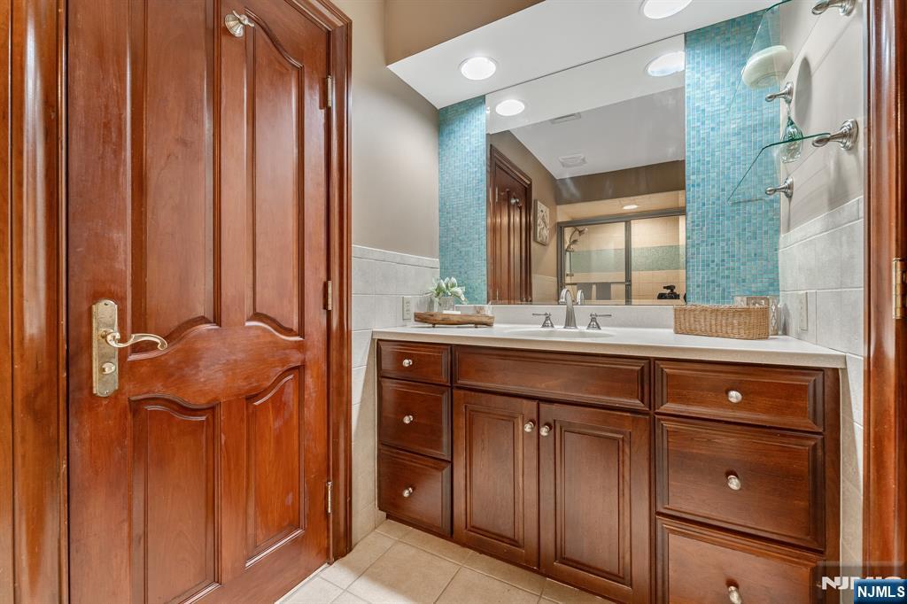 25 Wilshire Drive — photo 29